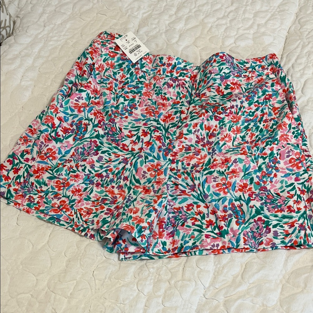 Floral Women's high waist shorts.